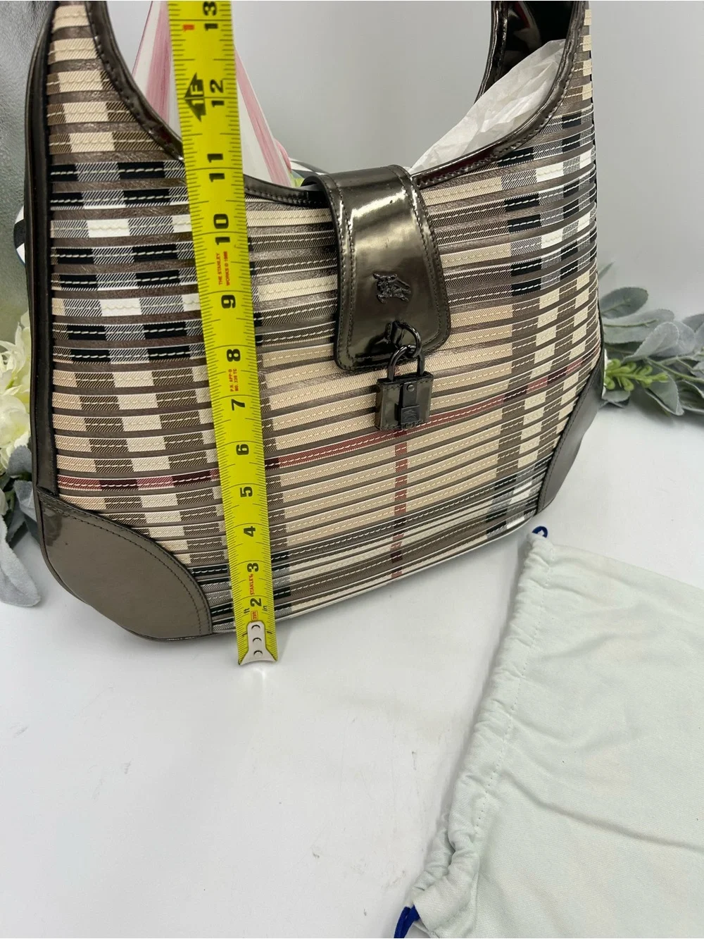Women's Burberry Brooke hobo Bag canvas check made in Italy pristine condition